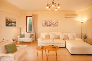 Televisio, takka, kirjoja