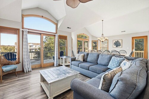 Barefoot Crab | 1,600 ft to the beach | Private Pool, Hot Tub, and Dog Friendly