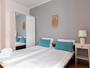 1 bedroom, iron/ironing board, WiFi, bed sheets - Rajska City Centre Apartment (Gdańsk)