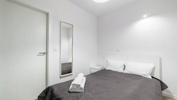 Fer et planche à repasser, Wi-Fi, draps fournis