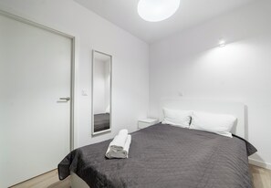 Bügeleisen/Bügelbrett, WLAN, Bettwäsche