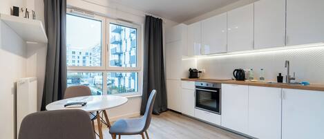 Kühlschrank, Ofen, Herdplatte, Geschirrspüler