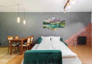 Iron/ironing board, WiFi, bed sheets - Cracow Vistula Harmony Apartment (Kraków)