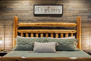 Iron/ironing board, Internet, bed sheets - Cozy 1BR Cabin + Hot Tub/FP, 2 mi from Parkway (Pigeon Forge)