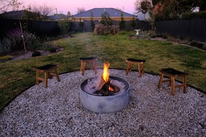 Property grounds - Birchfrost cottage | Quintessential cosy | Central Orange (Orange)