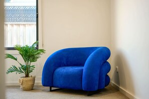 Interior - Open-Plan Comfort | Sunny Living | BBQ @ Backyard (Weir Views)