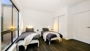 Bügeleisen/Bügelbrett, WLAN, Bettwäsche