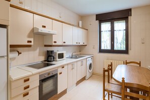 Refrigerador, microondas, horno y tostadora