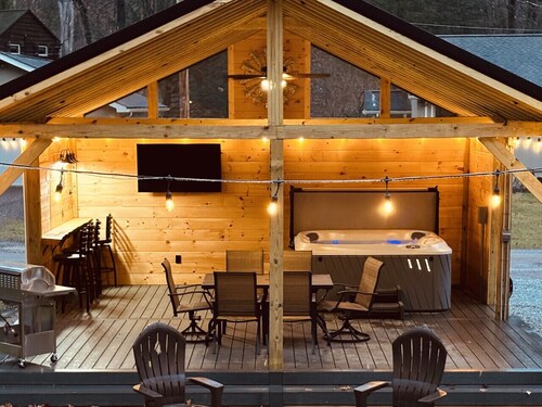 Yough Lake Streamside Cottage w/ Hot Tub, Pavilion, Firepit