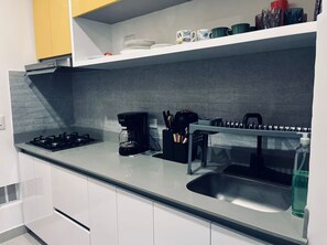 Private kitchen - Lujo y Mar: Condominio con piscina, gimnasio y vistas al atardecer (Santa marta)