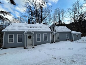 Exterior - Newly Renovated Sprawling 3 BR farmhouse in Jamaica on the river with 30 acres (Jamaica)