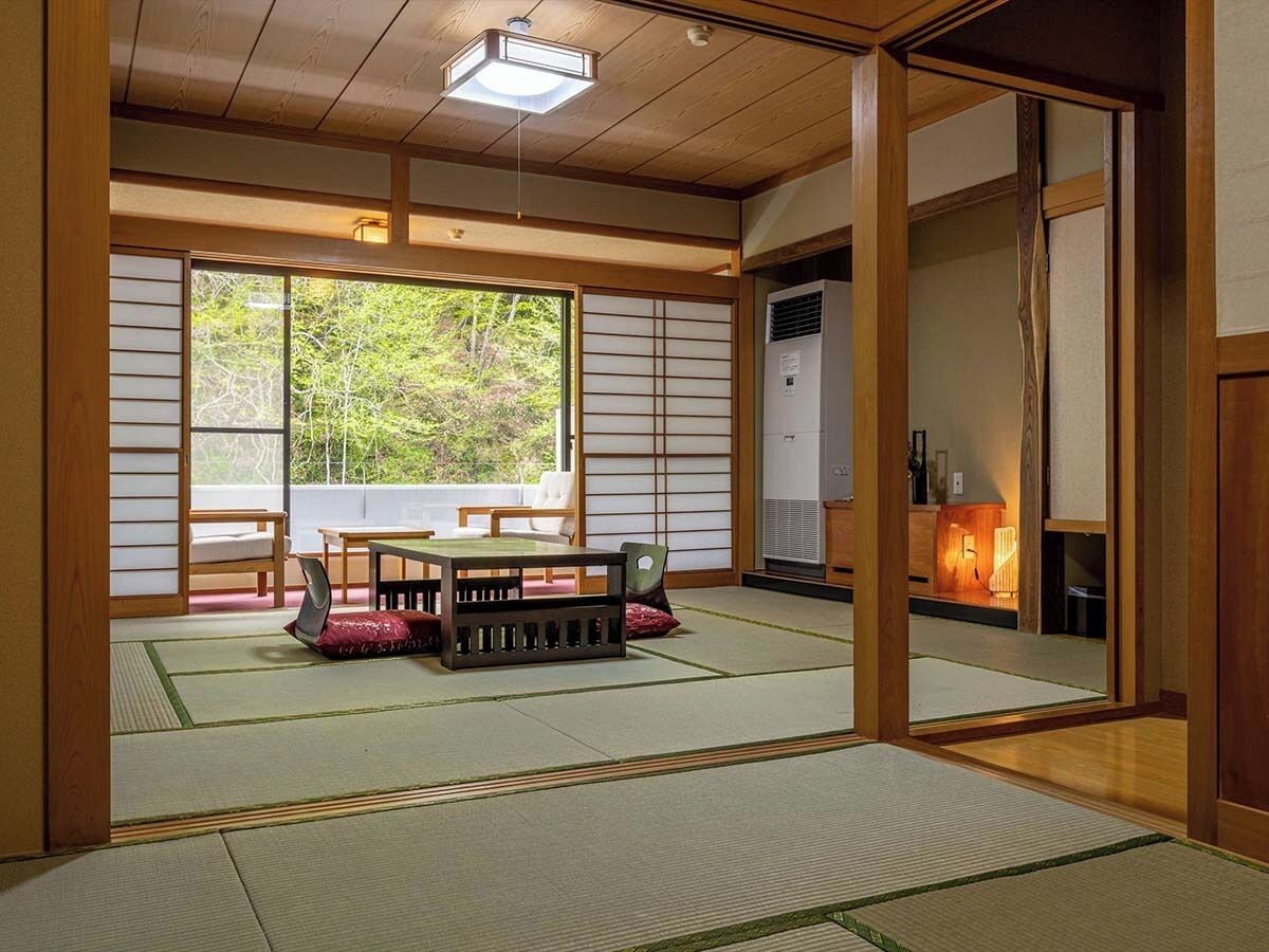 Chambre supérieure, vue sur la montagne | Bureau, accès au Wi-Fi (inclus), literie fournie