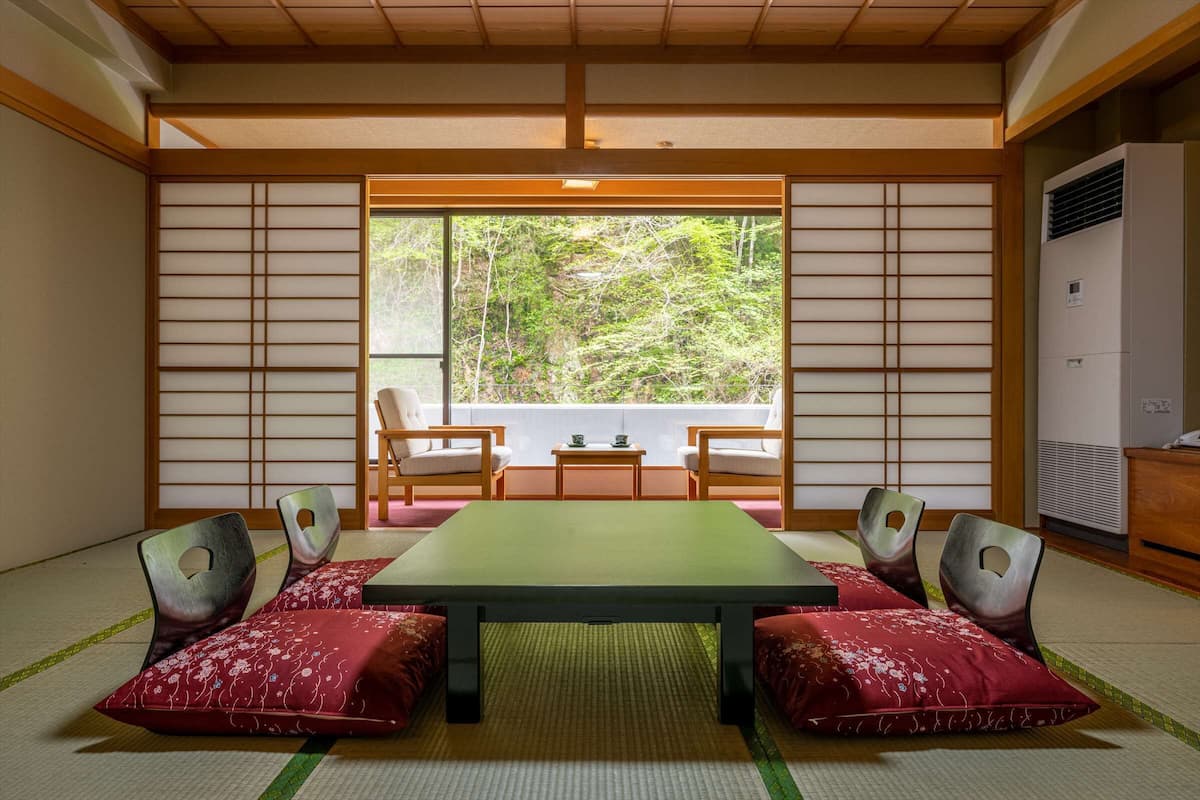 Chambre de base, vue sur la montagne | Vue de la chambre