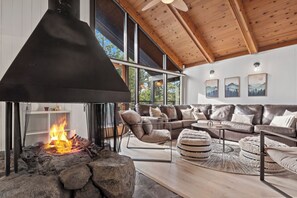 Interior - Glenn Getaway - Nicely Remodeled (Tahoe Vista)