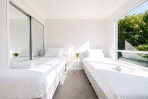 4 chambres, fer et planche à repasser, Wi-Fi, draps fournis