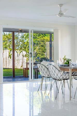 Interior - Blanco Haus - Sweet Family Escape near Theme Parks (Pimpama)