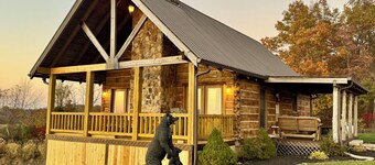 Cozy 2-bedroom cabin minutes from London, Ky and I75. Sleeps 6.