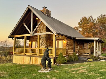 Cozy 2-bedroom cabin minutes from London, Ky and I75. Sleeps 6.