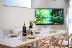 房內用餐
