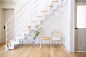 55-inch Smart TV with digital channels, offices, computer monitors - Art Stay Hakone (Hakone)