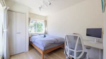 Maison, balcon, vue montagne | Surmatelas, bureau, espace de travail pour ordinateur portable