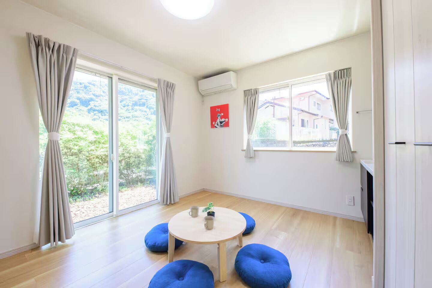 Pillow-top beds, desk, laptop workspace, blackout curtains