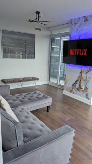 Living area - Luxury Condo Toronto YYZ (Toronto)