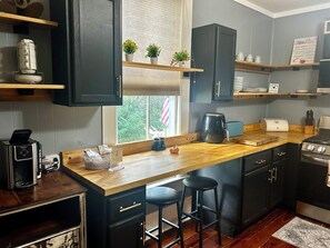 Fridge, microwave, oven, dishwasher - Historic Downtown Apt 1892-walk downtown (Ocala)