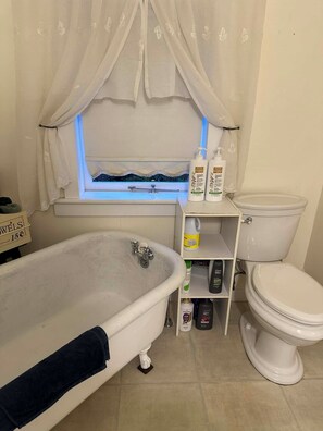 مجففات شعر، مناشف، صابون، شامبو