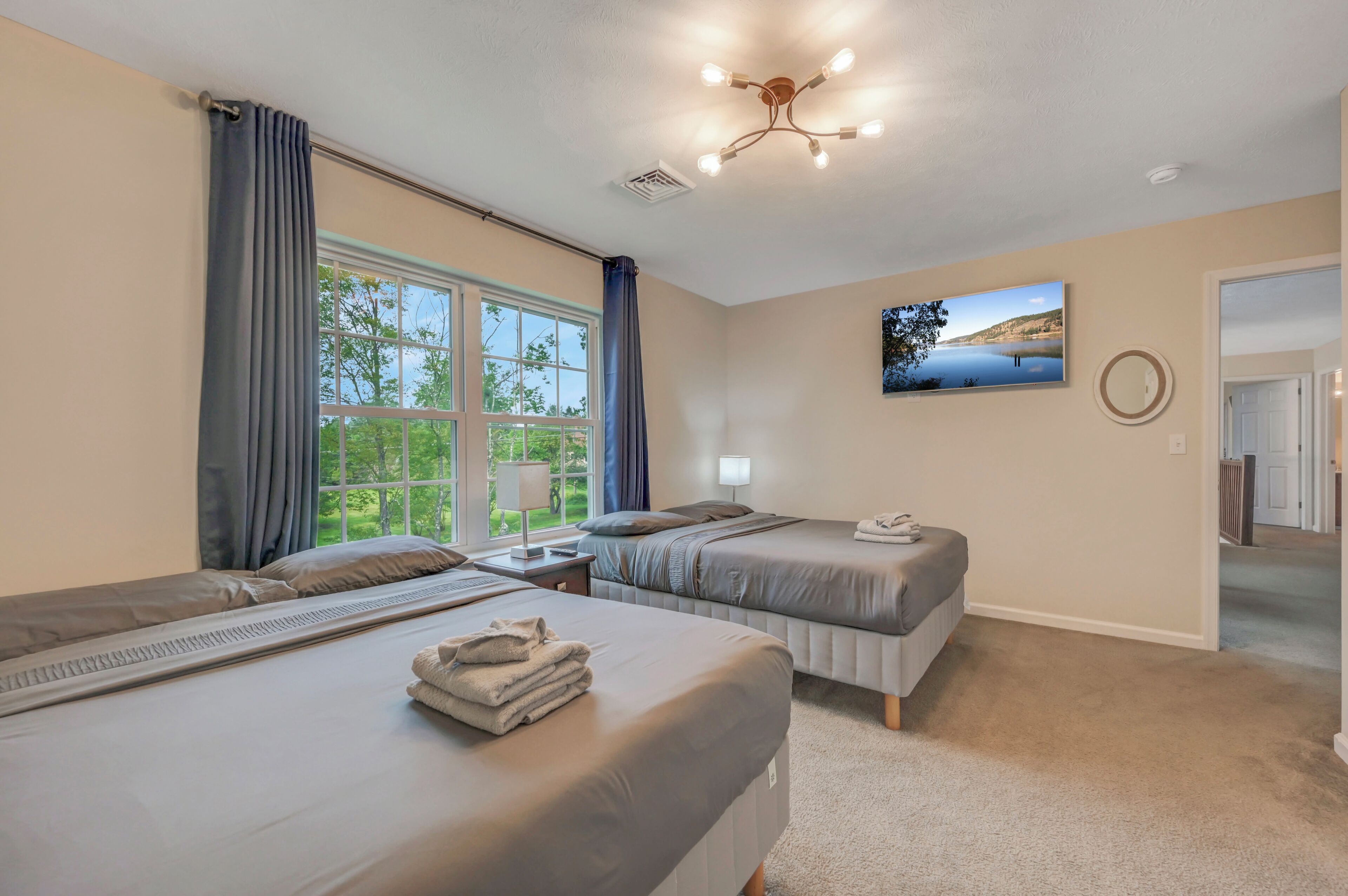 4 dormitoris, planxa i posts de planxar, wifi gratuïta i roba de llit 