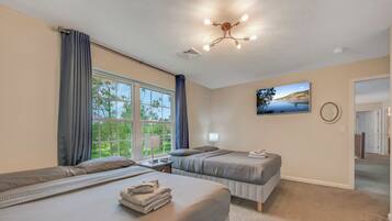 4 dormitoris, planxa i posts de planxar, wifi gratuïta i roba de llit