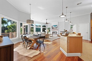 Interior - 49 Haul Away @ Palmetto Dunes | Pet Friendly | Private Pool | Shuffleboard | Newly Decorated (Hilton Head Island)