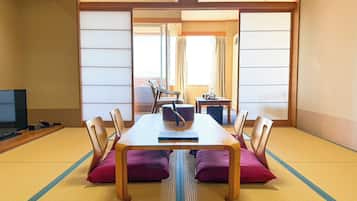 Vierbettzimmer im japanischen Stil, Bergblick