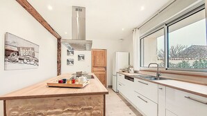 Fridge, microwave, oven, dishwasher - Ile d'Aix by Interhome (Geay)