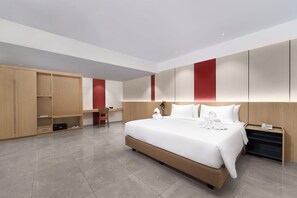 Suite | Minibar, in-room safe, desk, free WiFi - MAXONE Batam (Batam)