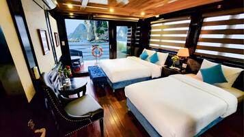 Deluxe-Dreibettzimmer, Buchtblick | Kostenloses WLAN