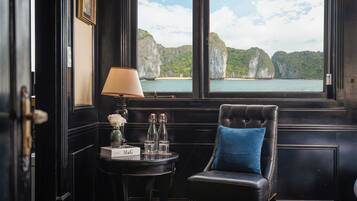 Deluxe-Doppel- oder -Zweibettzimmer, Buchtblick | Strand-/Meerblick