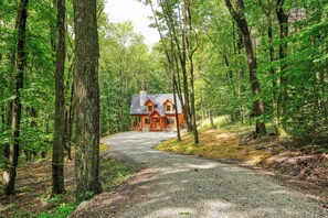 Exterior - Beehive Bungalow, Charming Forest Escape, Hot Tub, EV Charging, WiFi, Sleeps 5 (Logan)