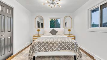 5 chambres, fer et planche à repasser, lit parapluie, Wi-Fi