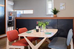 Casa adosada básica, balcón | Servicio de comidas en la habitación