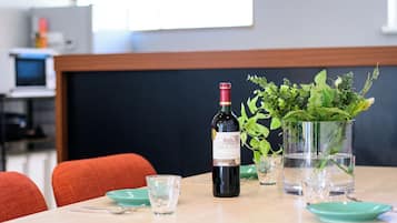 Basic Townhome, Balcony | In-room dining