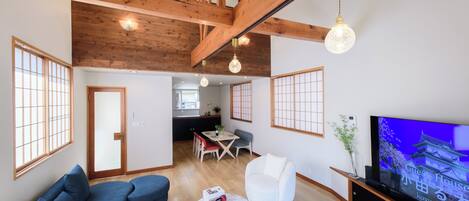 Basic Townhome, Balcony | Living room