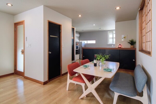 Basic Townhome, Balcony | In-room dining