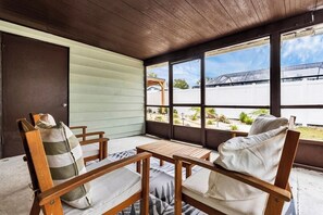 Interior - Tampa Retreat with outdoor relaxation (Tampa)