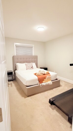 5 Schlafzimmer, Bügeleisen/Bügelbrett, WLAN, Bettwäsche