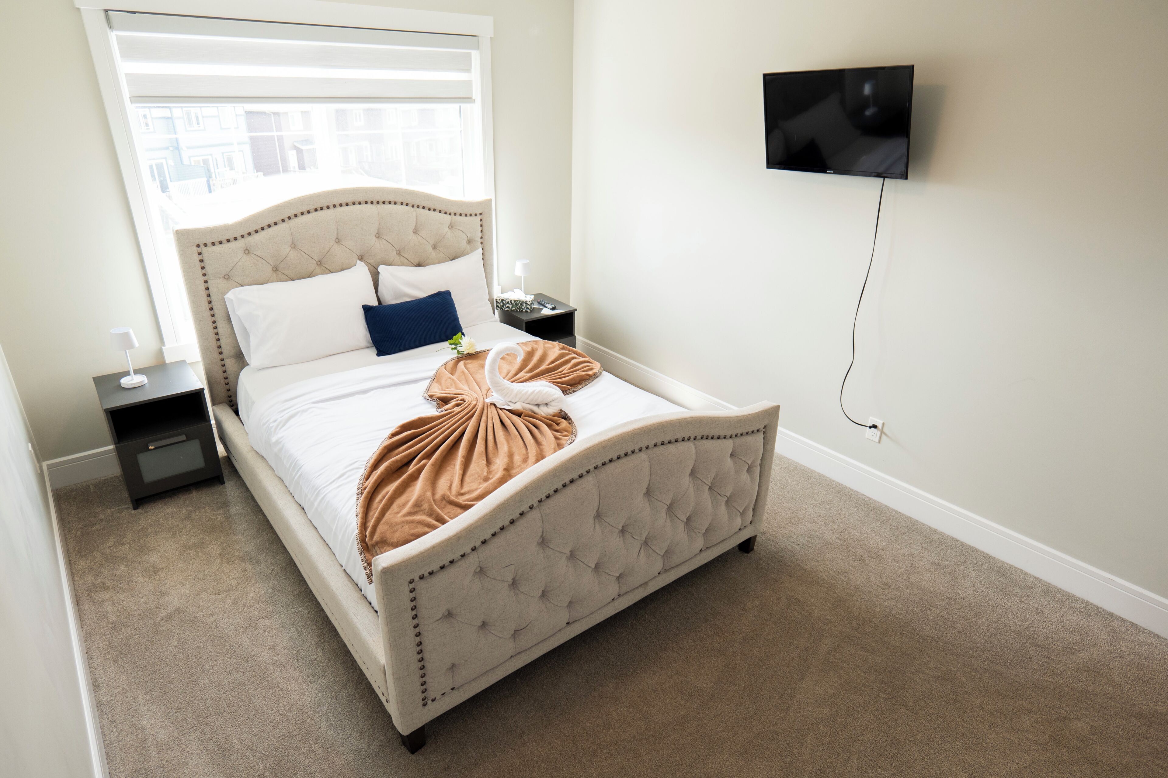 5 habitaciones, tabla de planchar con plancha, wifi y ropa de cama 