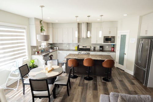 Spacious 5-Bed Retreat • Family-Ready • Sleeps 12