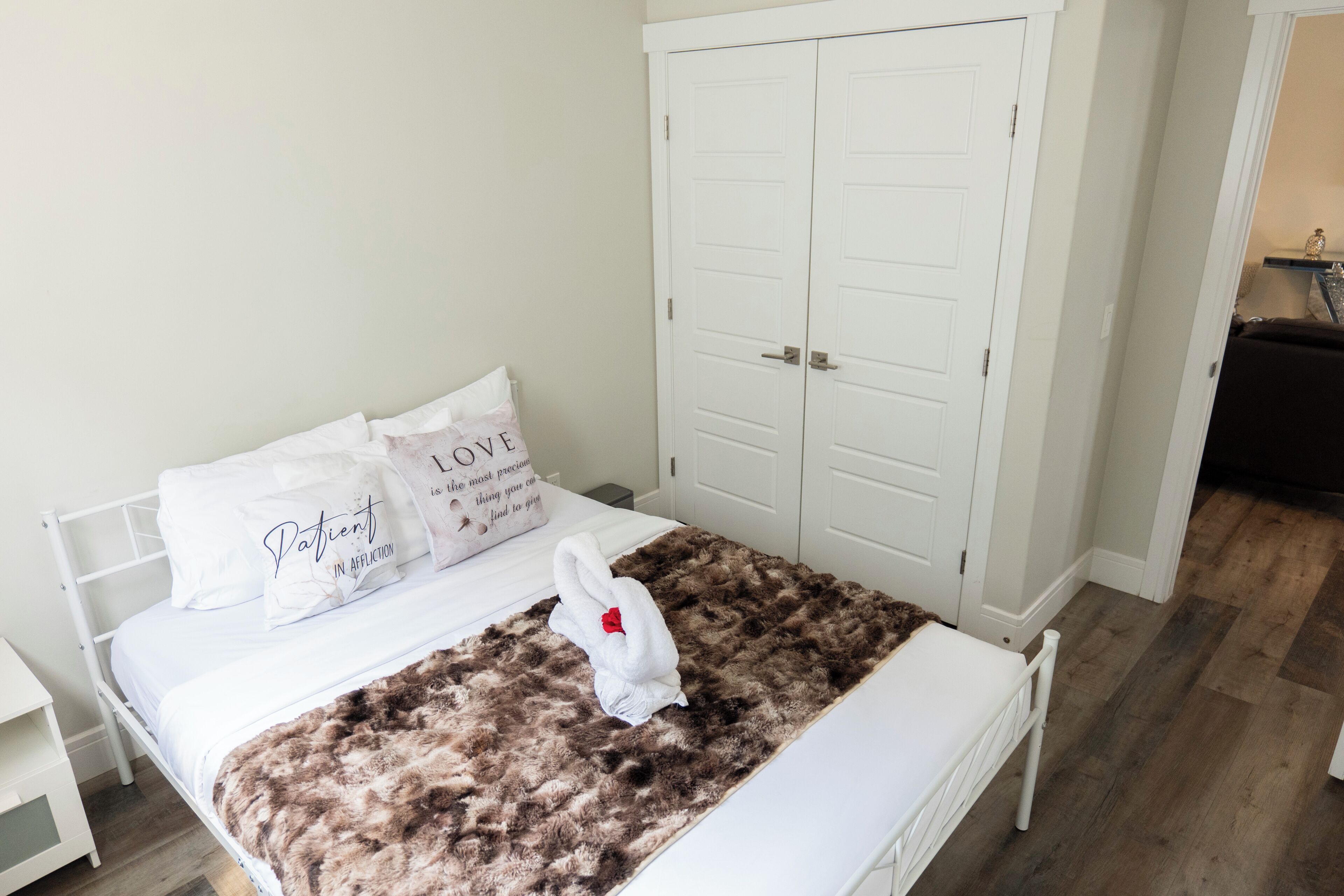 5 chambres, fer et planche à repasser, Wi-Fi, literie fournie