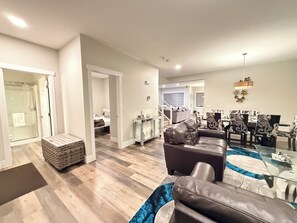 Interior - Spacious 5-Bed Retreat • Family-Ready • Sleeps 12 (Edmonton)