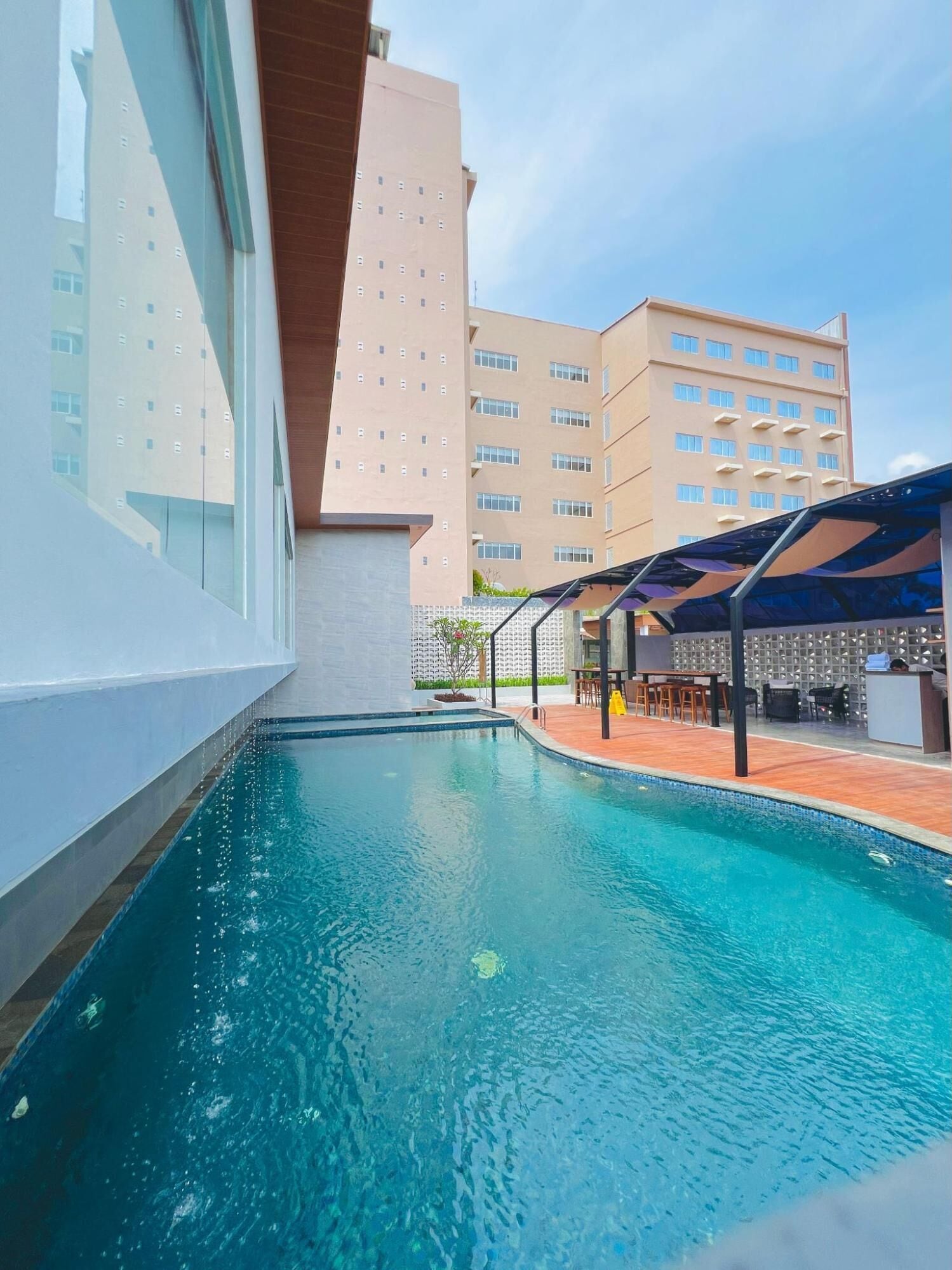 Kolam renang outdoor